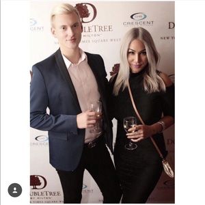 Velvet long-sleeve dress!